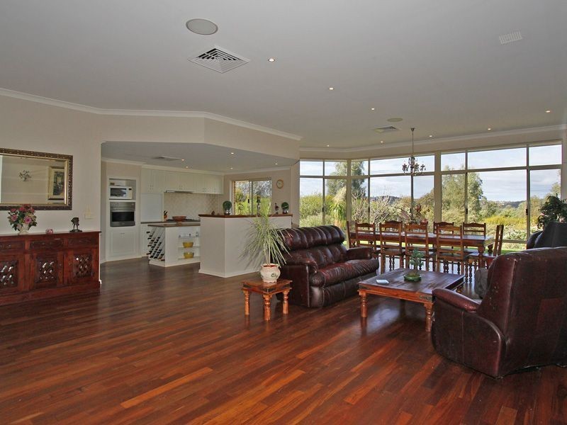 131 Santa Gertrudis Drive, Lower Chittering WA 6084