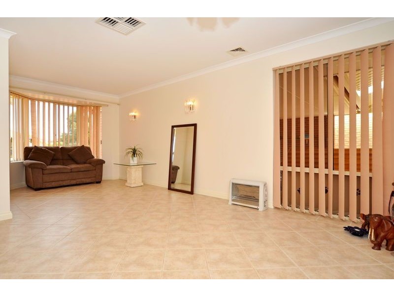 4 Taroona Lane, Currambine WA 6028