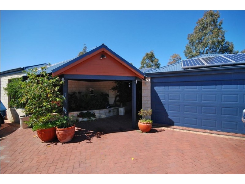 15 Retreat Green, Banksia Grove WA 6031