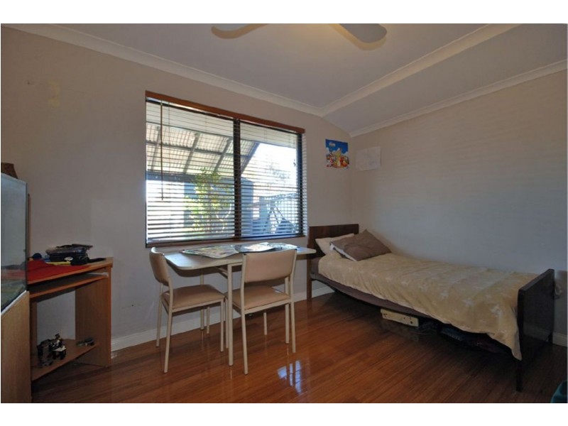 15 Retreat Green, Banksia Grove WA 6031
