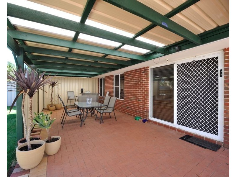 6 Eastleigh Loop, Currambine WA 6028
