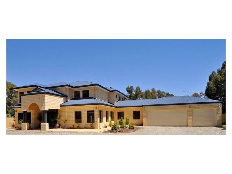 25 Louise Place, Gnangara WA 6077