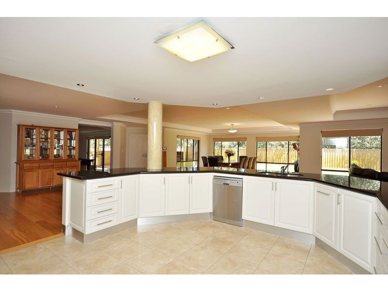 25 Louise Place, Gnangara WA 6077