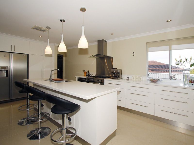 8 Smoothstone Court, Joondalup WA 6027