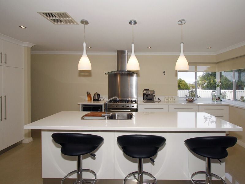 8 Smoothstone Court, Joondalup WA 6027