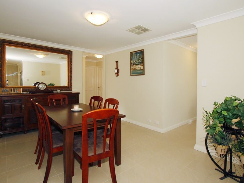 8 Smoothstone Court, Joondalup WA 6027