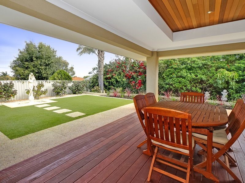 8 Smoothstone Court, Joondalup WA 6027