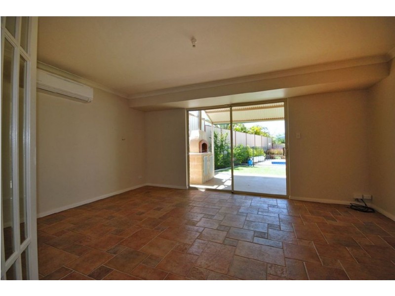 10 Hindmarsh Way, Edgewater WA 6027