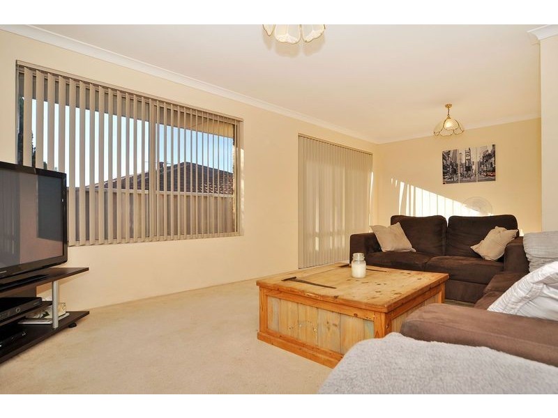 18 Eucumbene Crescent, Joondalup WA 6027