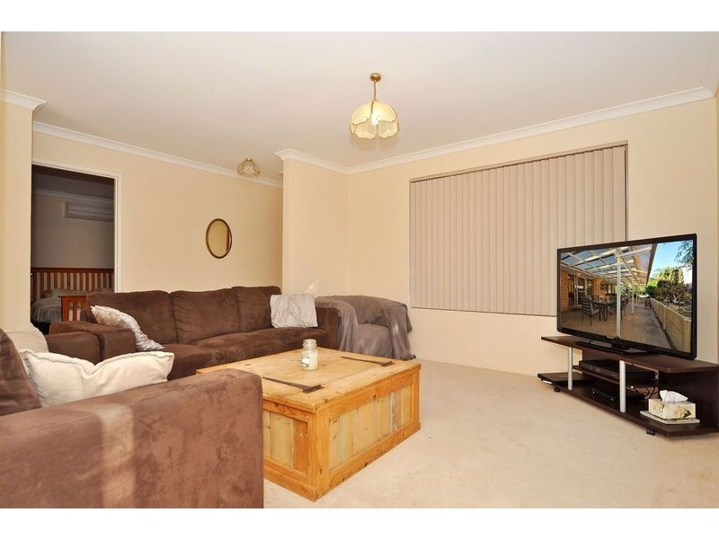 18 Eucumbene Crescent, Joondalup WA 6027