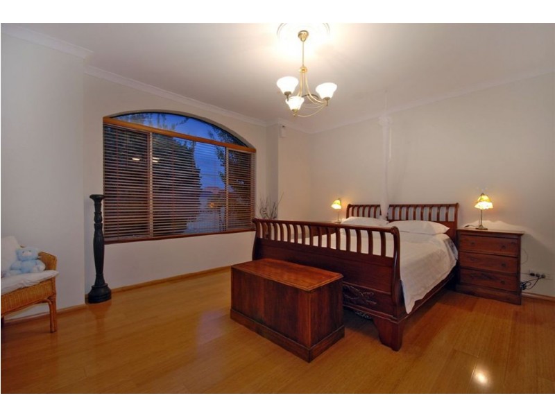 16 Regina Loop, Currambine WA 6028