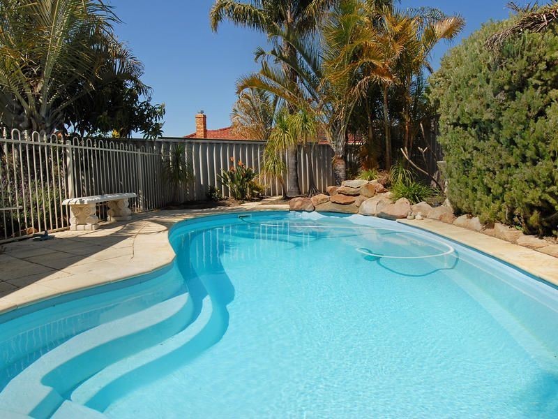 15 Greysmith Gardens, Woodvale WA 6026