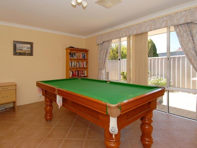 15 Greysmith Gardens, Woodvale WA 6026