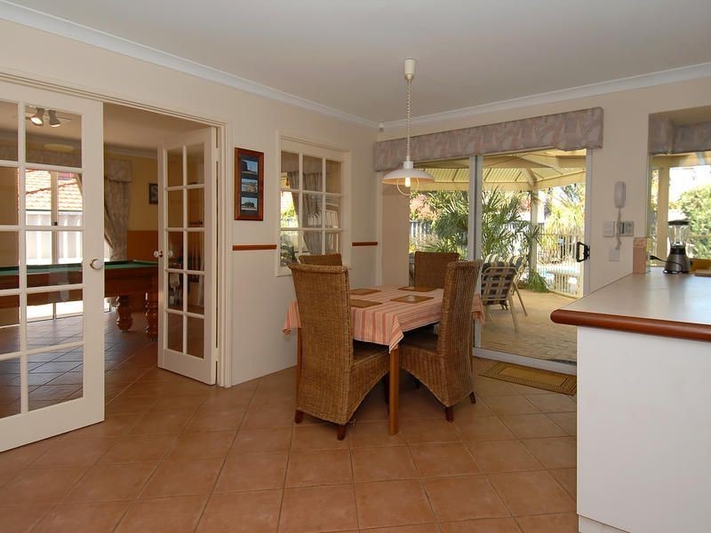 15 Greysmith Gardens, Woodvale WA 6026