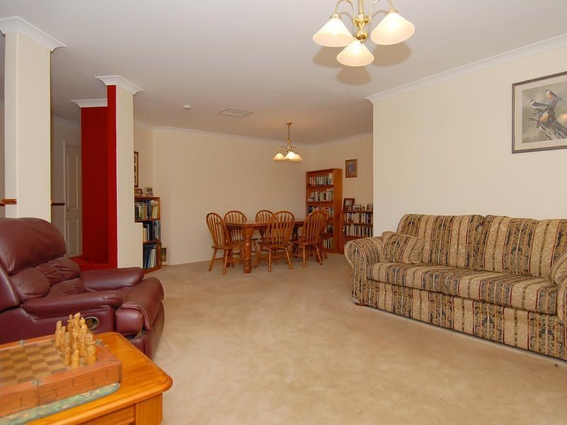 15 Greysmith Gardens, Woodvale WA 6026