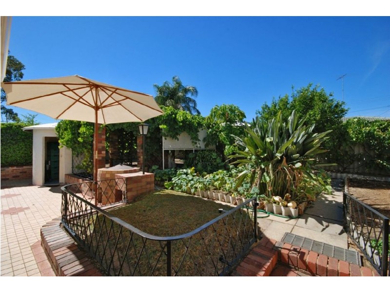 7 Wonambi Way, Wanneroo WA 6065