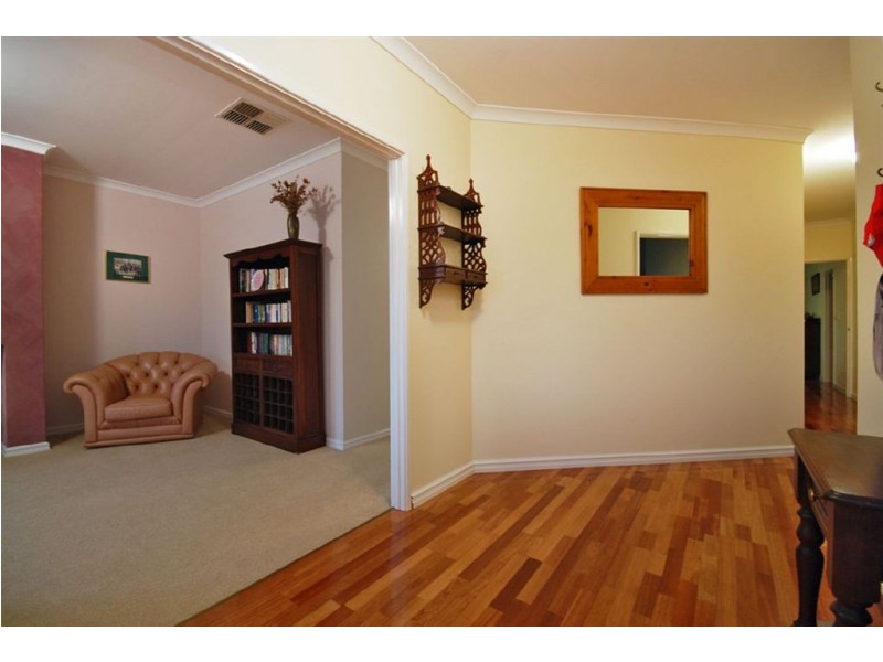 5 Pinegrove Mews, Currambine WA 6028