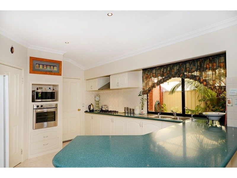 39 Dalecross Avenue, Madeley WA 6065