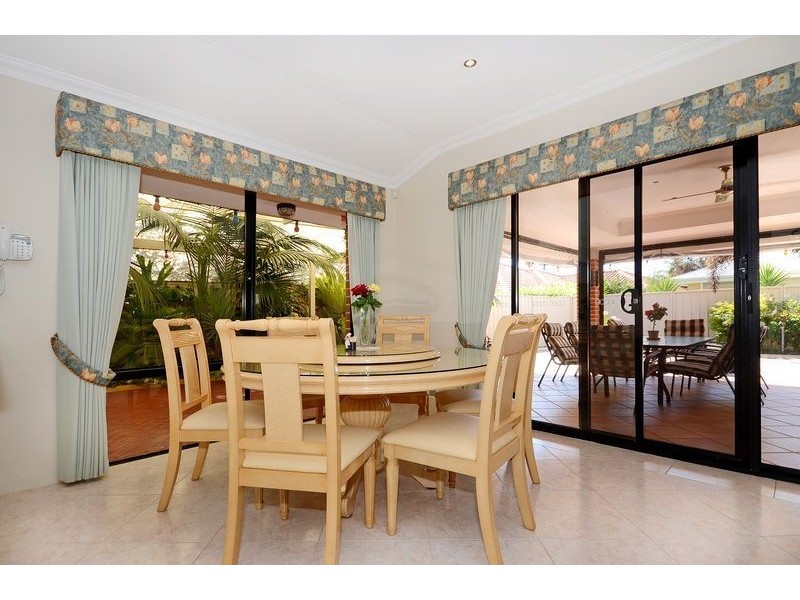 39 Dalecross Avenue, Madeley WA 6065