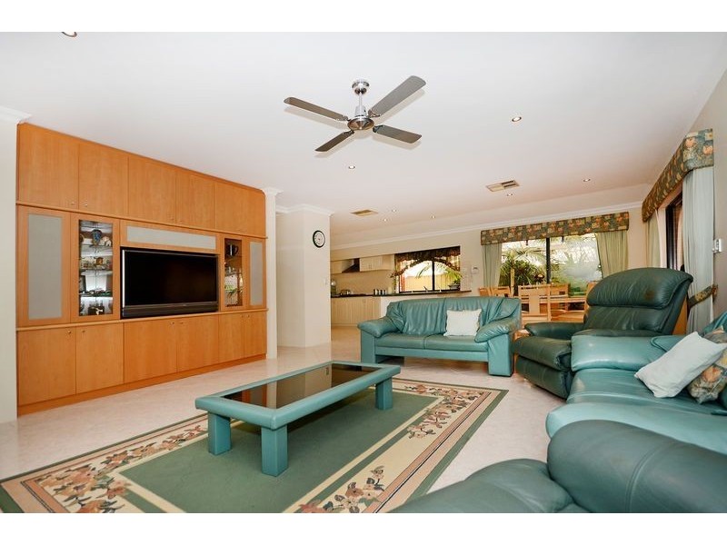 39 Dalecross Avenue, Madeley WA 6065