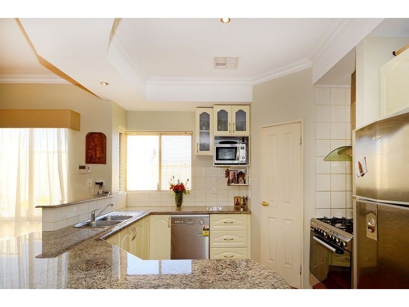 10 Hardcastle Avenue, Landsdale WA 6065