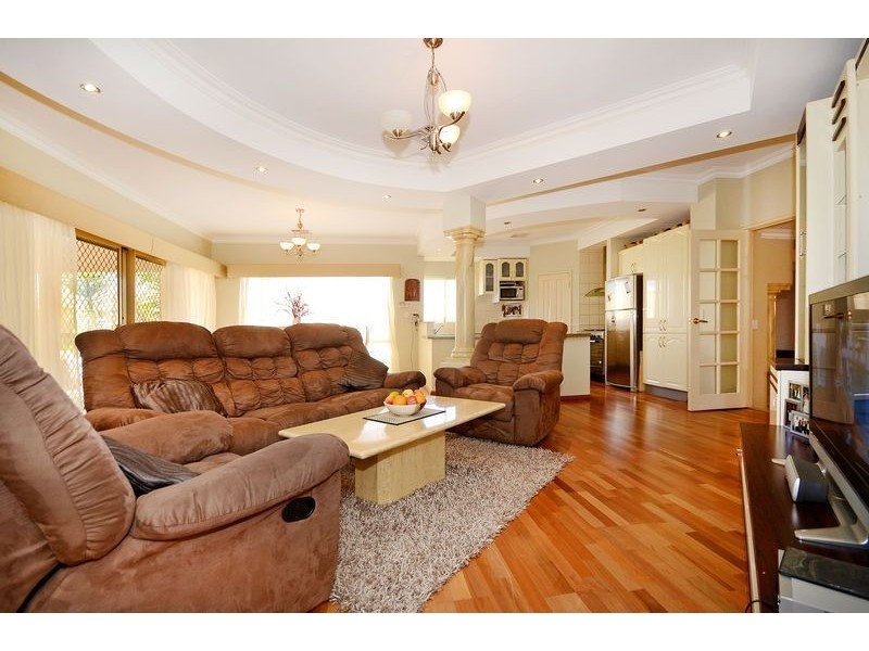 10 Hardcastle Avenue, Landsdale WA 6065