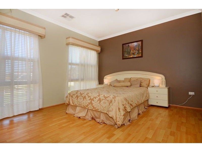 10 Hardcastle Avenue, Landsdale WA 6065