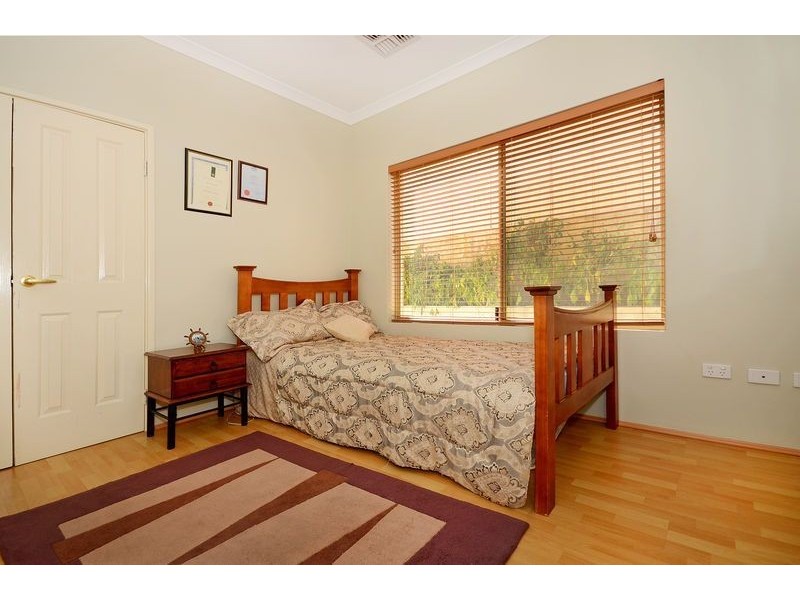 10 Hardcastle Avenue, Landsdale WA 6065