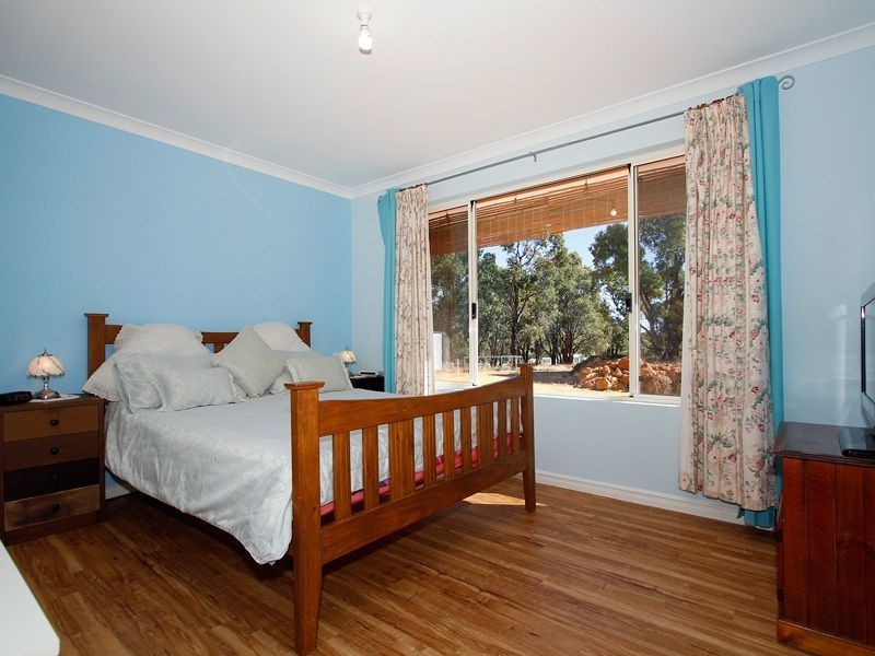 329 Santa Gertrudis Drive, Lower Chittering WA 6084