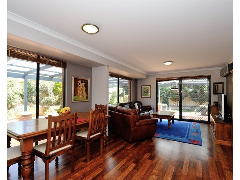 10 Lochnagar Way, Kinross WA 6028