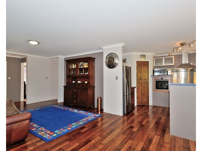 10 Lochnagar Way, Kinross WA 6028