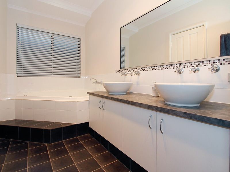 11 Diesel Lane, Tapping WA 6065