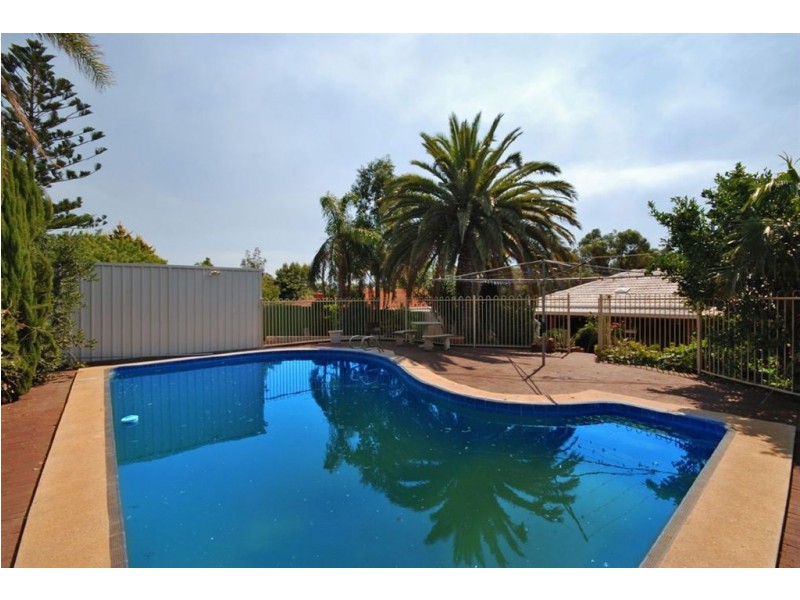 10 Arawa Place, Craigie WA 6025