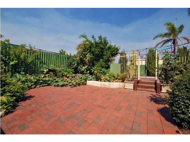 10 Arawa Place, Craigie WA 6025