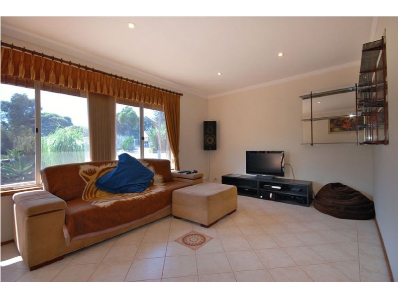 10 Arawa Place, Craigie WA 6025