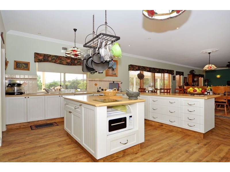 141 Townsend Road, Mariginiup WA 6065