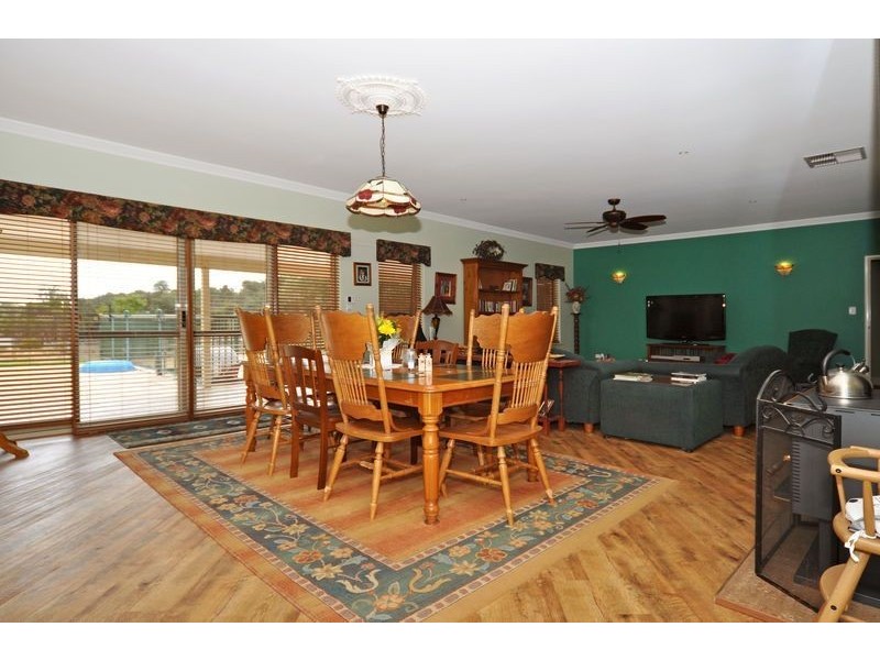 141 Townsend Road, Mariginiup WA 6065