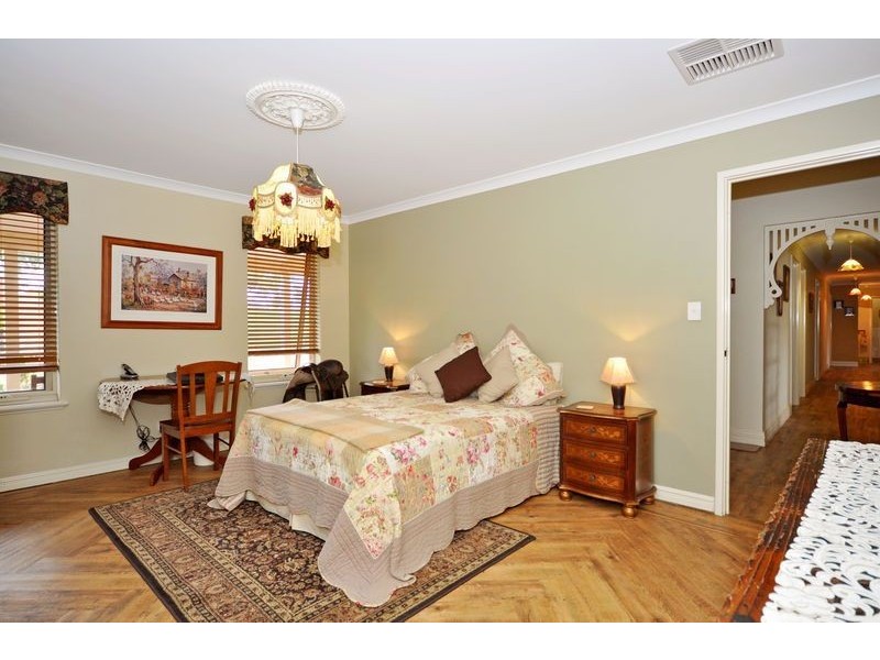 141 Townsend Road, Mariginiup WA 6065