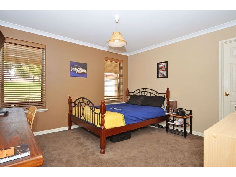 141 Townsend Road, Mariginiup WA 6065