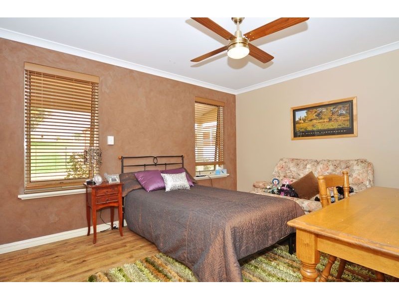 141 Townsend Road, Mariginiup WA 6065