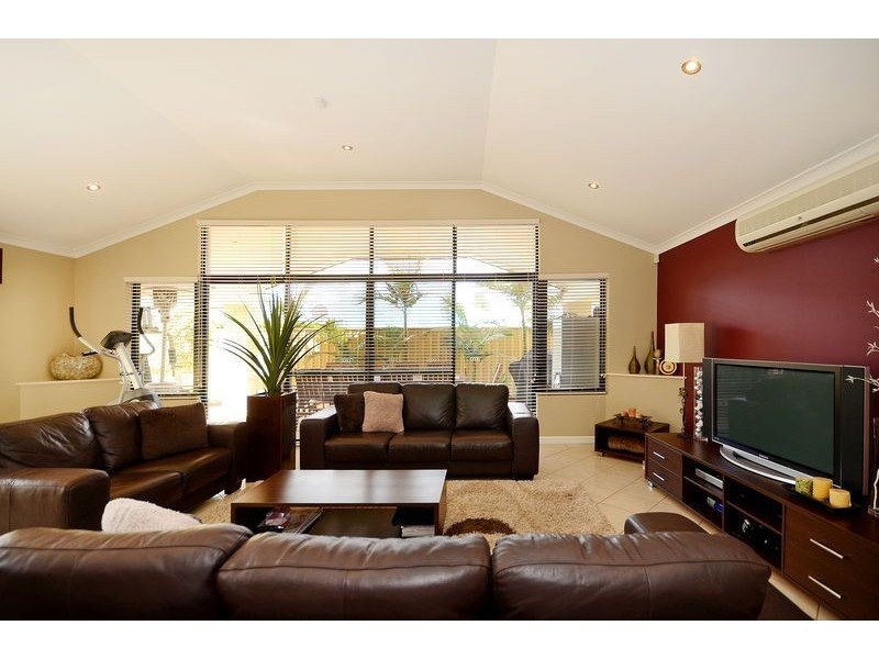 26 Ashdale Boulevard, Darch WA 6065