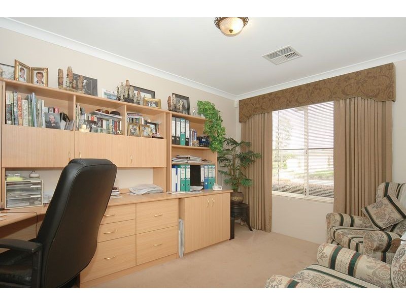 385 Vines Avenue, The Vines WA 6069