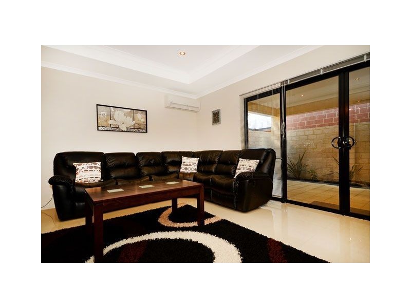 B/11 Dallington Crescent, Balga WA 6061