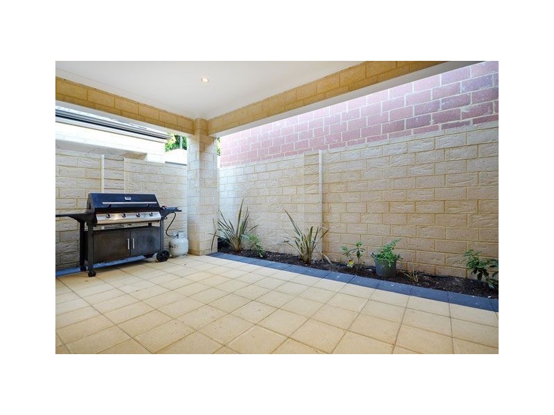 B/11 Dallington Crescent, Balga WA 6061