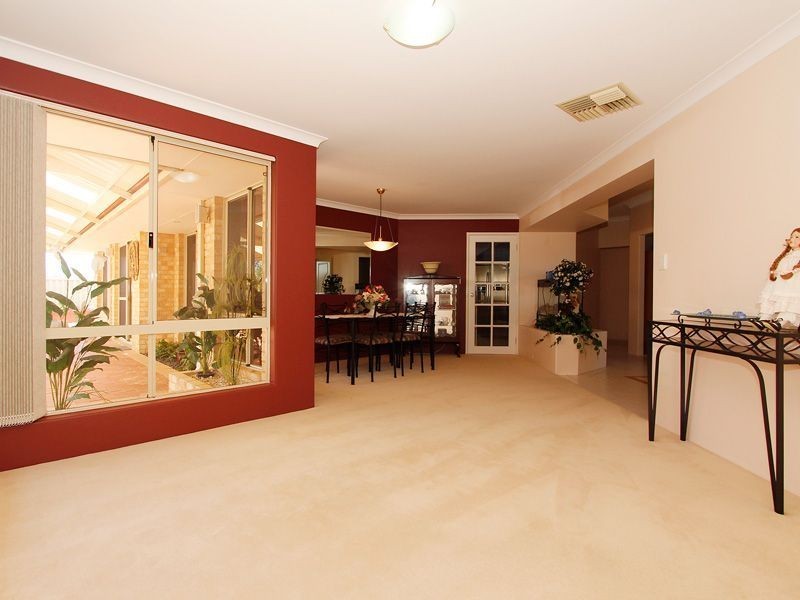 28 Boynton Gardens, Iluka WA 6028