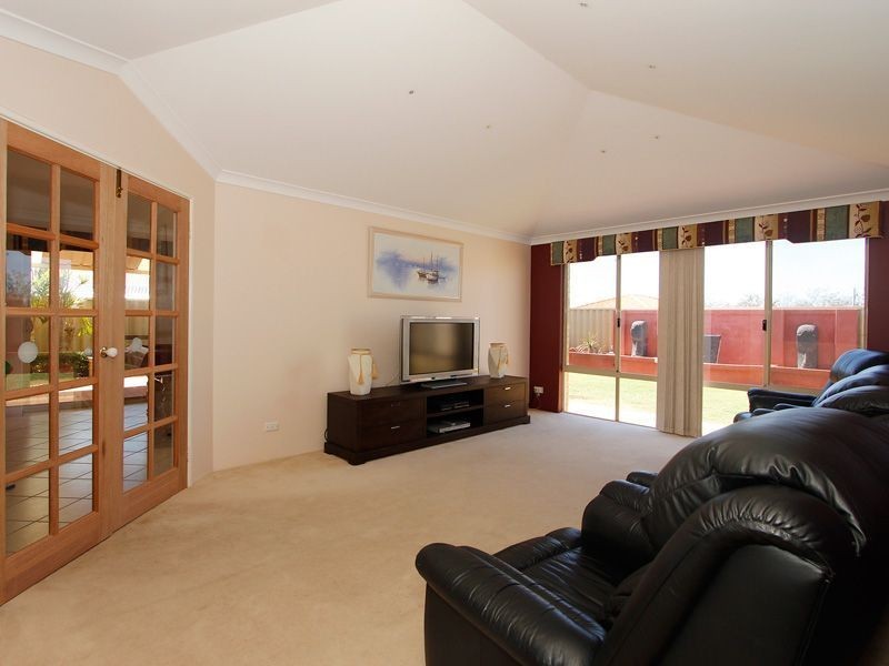 28 Boynton Gardens, Iluka WA 6028