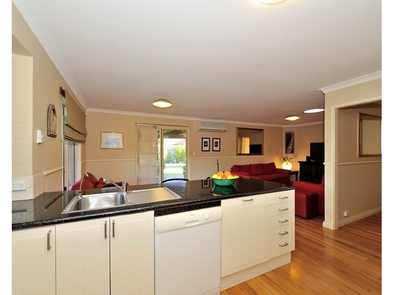 14 Midlothian Crescent, Kinross WA 6028