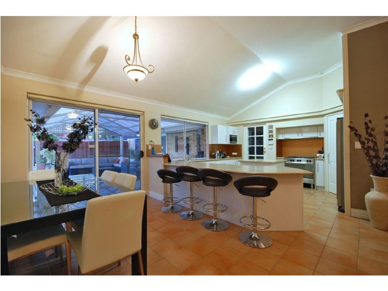 18 Whitecliffe Square, Iluka WA 6028