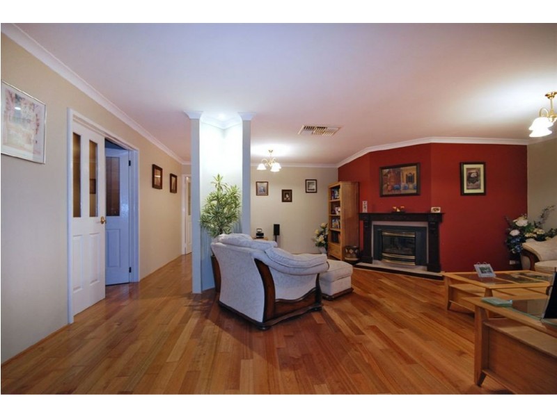 18 Whitecliffe Square, Iluka WA 6028