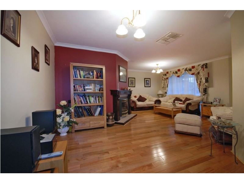 18 Whitecliffe Square, Iluka WA 6028